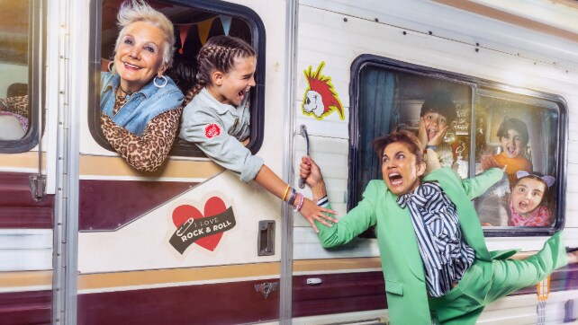 ESTRENO DE ABUELA TREMANDA