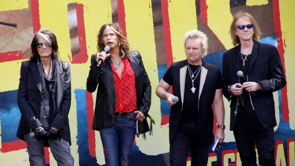 AEROSMITH REGRESAN